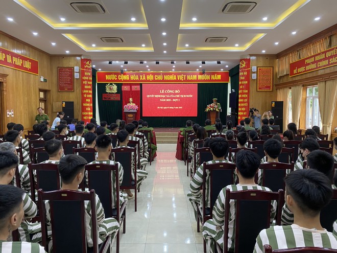 176 phạm nhân tại các trại tạm giam thuộc CATP được đặc xá trong đợt này 176 phạm nhân tại các trại tạm giam thuộc CATP được đặc xá trong đợt này
