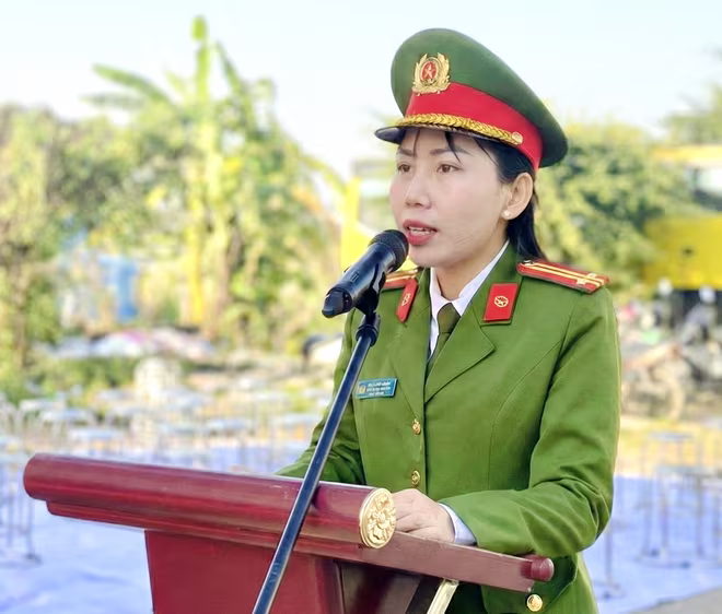 Trung tá Vũ Hồng Linh - Phó Trưởng phòng Cảnh sát PCCC &amp; CNCH phát biểu tại buổi diễn tập