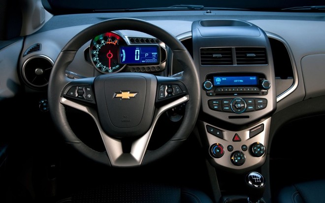 Hiến máu trong trang phục ma cà rồng để nhận Chevrolet Sonic 2012? ảnh 1 Hiến máu trong trang phục ma cà rồng để nhận Chevrolet Sonic 2012? ảnh 1