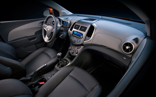Hiến máu trong trang phục ma cà rồng để nhận Chevrolet Sonic 2012? ảnh 2 Hiến máu trong trang phục ma cà rồng để nhận Chevrolet Sonic 2012? ảnh 2