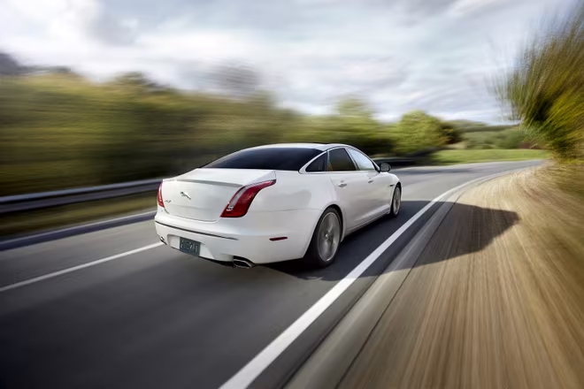 Jaguar giới thiệu gói nâng cấp mới cho XJ Saloon ảnh 3 Jaguar giới thiệu gói nâng cấp mới cho XJ Saloon ảnh 3