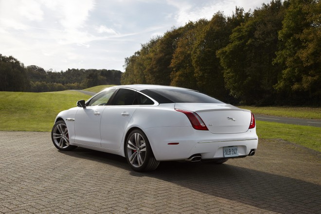 Jaguar giới thiệu gói nâng cấp mới cho XJ Saloon ảnh 6 Jaguar giới thiệu gói nâng cấp mới cho XJ Saloon ảnh 6
