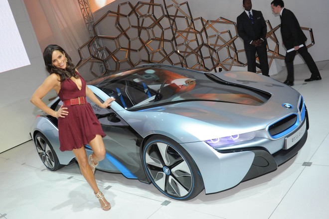 Cặp đôi BMW i3 và i8 trình diễn ấn tượng cùng người đẹp Mission Impossible 4 ảnh 3 Cặp đôi BMW i3 và i8 trình diễn ấn tượng cùng người đẹp Mission Impossible 4 ảnh 3