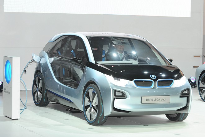 Cặp đôi BMW i3 và i8 trình diễn ấn tượng cùng người đẹp Mission Impossible 4 ảnh 9 Cặp đôi BMW i3 và i8 trình diễn ấn tượng cùng người đẹp Mission Impossible 4 ảnh 9