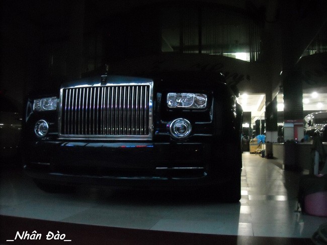Cặp đôi Rolls-Royce Phantom rồng đã về Việt Nam ảnh 3 Cặp đôi Rolls-Royce Phantom rồng đã về Việt Nam ảnh 3