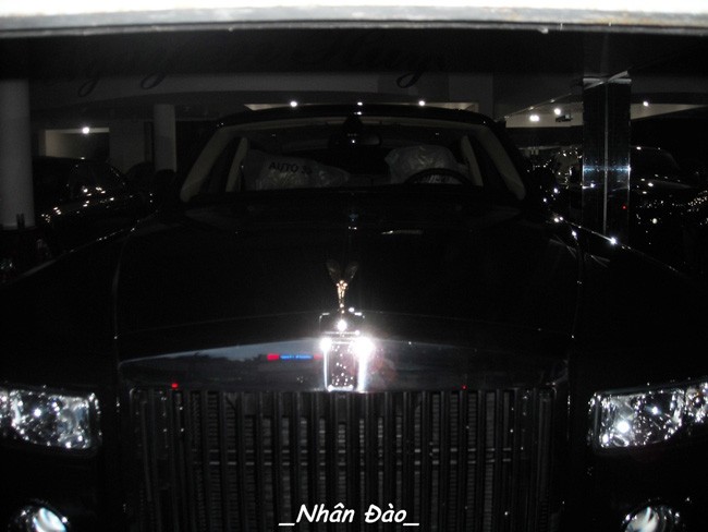 Cặp đôi Rolls-Royce Phantom rồng đã về Việt Nam ảnh 5 Cặp đôi Rolls-Royce Phantom rồng đã về Việt Nam ảnh 5