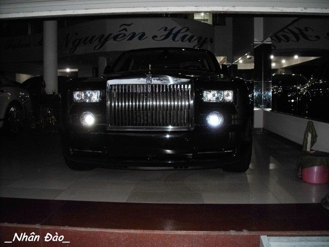 Cặp đôi Rolls-Royce Phantom rồng đã về Việt Nam ảnh 8 Cặp đôi Rolls-Royce Phantom rồng đã về Việt Nam ảnh 8