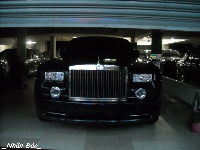 Cặp đôi Rolls-Royce Phantom rồng đã về Việt Nam ảnh 10 Cặp đôi Rolls-Royce Phantom rồng đã về Việt Nam ảnh 10