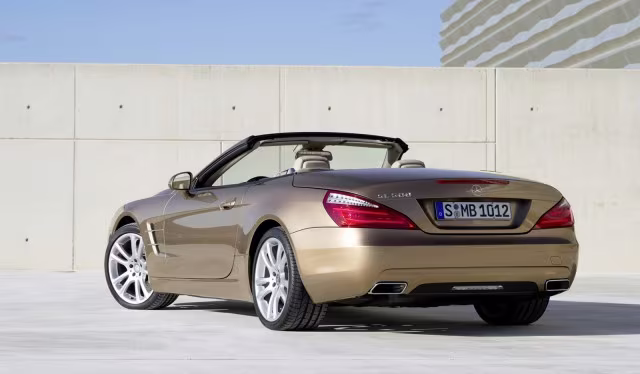 Mercedes-Benz SL550 sẽ có giá từ 106.375 USD  ảnh 2