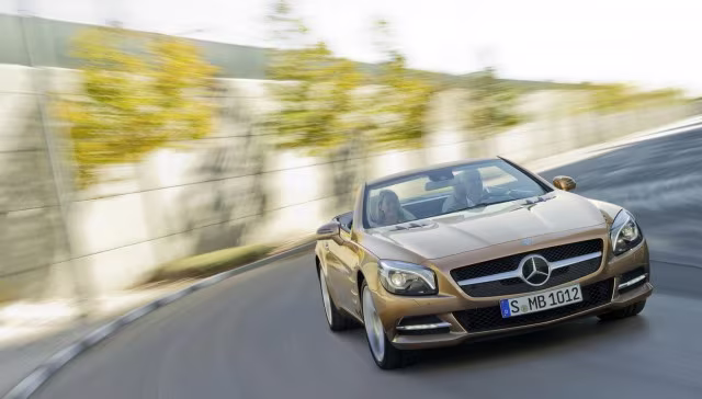 Mercedes-Benz SL550 sẽ có giá từ 106.375 USD  ảnh 3