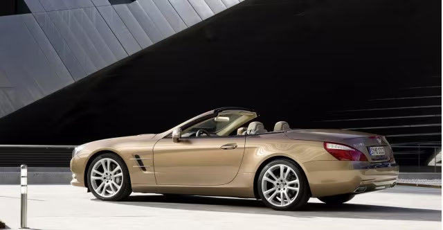 Mercedes-Benz SL550 sẽ có giá từ 106.375 USD  ảnh 5