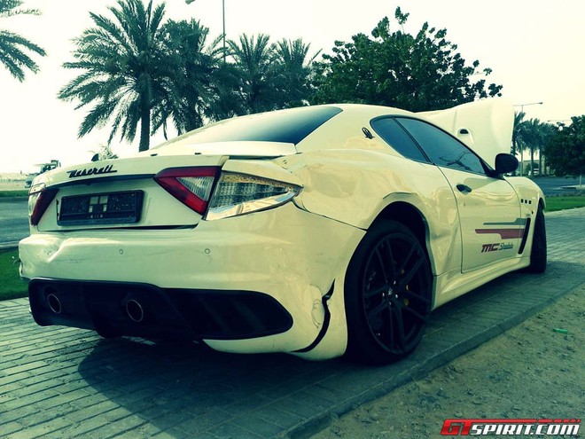 Maserati "nát bét đầu" sau tai nạn liên hoàn ảnh 1 Maserati "nát bét đầu" sau tai nạn liên hoàn ảnh 1
