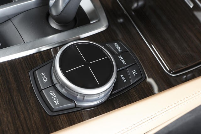 BMW cho ra mắt bộ điều khiển iDrive mới ảnh 2 BMW cho ra mắt bộ điều khiển iDrive mới ảnh 2