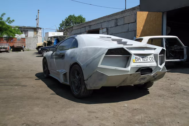 Mitsubishi biến hoá thành "siêu bò" Lamborghini ảnh 3