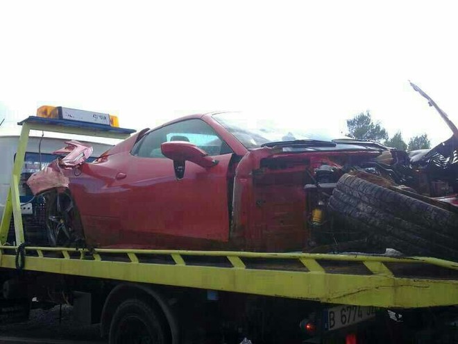 Siêu xe Ferrari 458 Spider "nát vụn" khi đâm vào vách đá ảnh 3 Siêu xe Ferrari 458 Spider "nát vụn" khi đâm vào vách đá ảnh 3