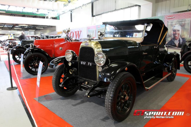 Ý: Độc đáo triển lãm xe Fiat cổ ảnh 2 Ý: Độc đáo triển lãm xe Fiat cổ ảnh 2