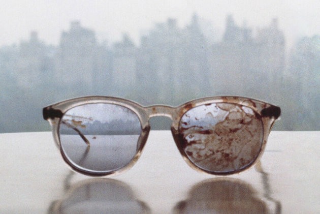 Vợ John Lennon tung ảnh kỷ vật đẫm máu của chồng ảnh 1 Vợ John Lennon tung ảnh kỷ vật đẫm máu của chồng ảnh 1