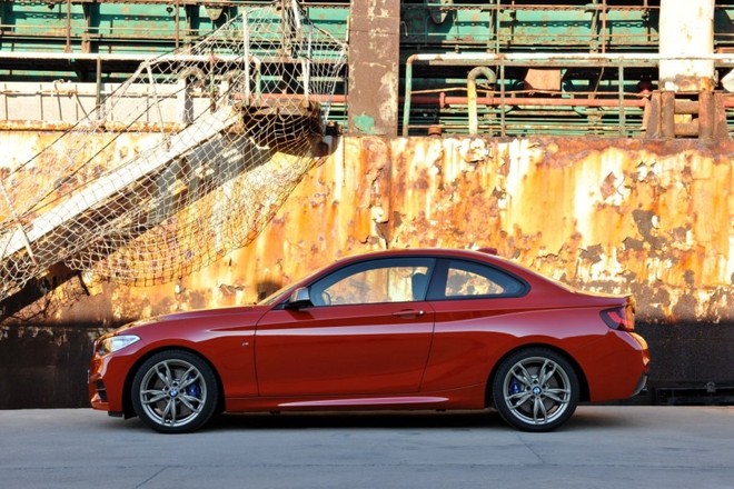 BMW M235i lộ ảnh ngay trước khi được giới thiệu ảnh 4 BMW M235i lộ ảnh ngay trước khi được giới thiệu ảnh 4