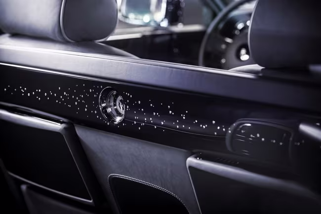 Rolls-Royce Celestial Phantom đính 446 viên kim cương ảnh 1 Rolls-Royce Celestial Phantom đính 446 viên kim cương ảnh 1