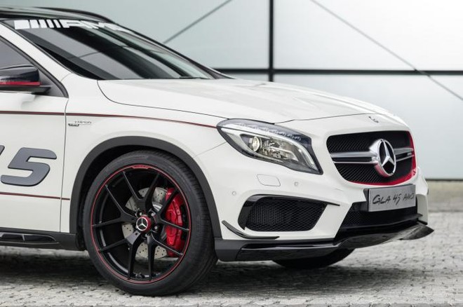 Mercedes GLA 45 AMG concept: Trẻ trung và năng động ảnh 5 Mercedes GLA 45 AMG concept: Trẻ trung và năng động ảnh 5