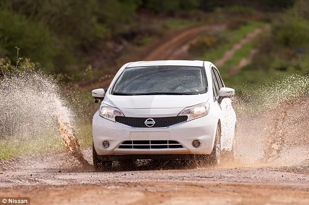Nissan sản xuất xe có thể tự rửa trôi bùn đất ảnh 3 Nissan sản xuất xe có thể tự rửa trôi bùn đất ảnh 3