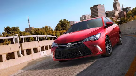 Toyota Camry 2015 sẽ có giá khởi điểm từ 22.970 USD ảnh 3 Toyota Camry 2015 sẽ có giá khởi điểm từ 22.970 USD ảnh 3