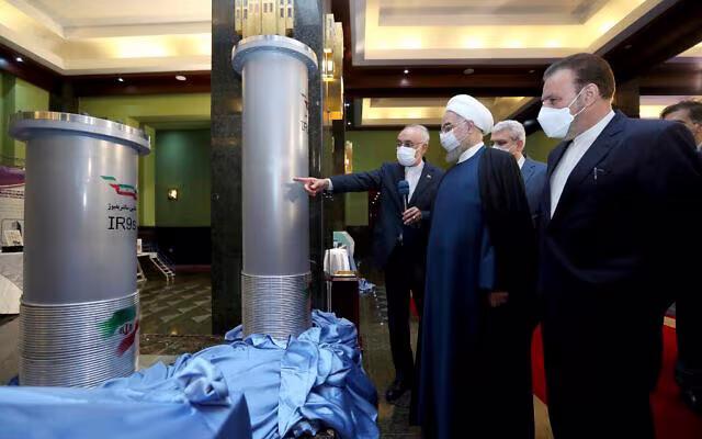 Tổng thống Rouhani tham dự buổi lễ đưa vào hoạt động máy li tâm mới Tổng thống Rouhani tham dự buổi lễ đưa vào hoạt động máy li tâm mới