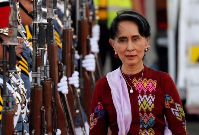 Bà Suu Kyi bị cáo buộc rất nhiều tội danh bởi chính quyền quân sự Myanmar Bà Suu Kyi bị cáo buộc rất nhiều tội danh bởi chính quyền quân sự Myanmar
