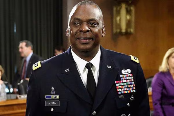 Lầu Năm Góc thúc đẩy quy định về tiêm chủng bắt buộc trong quân đội