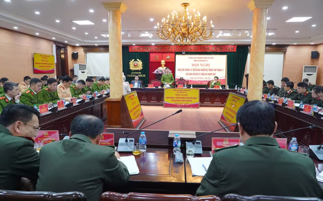 Hội nghị giao ban kết quả công tác chuyển đổi số tháng 10 và triển khai nhiệm vụ trọng tâm tháng 11/2025 của CATP. Hội nghị giao ban kết quả công tác chuyển đổi số tháng 10 và triển khai nhiệm vụ trọng tâm tháng 11/2025 của CATP.