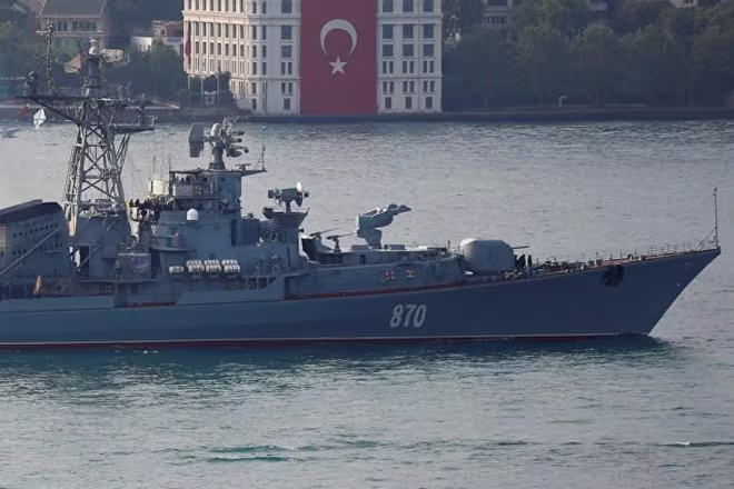 Hiện tại, quan hệ giữa Thổ Nhĩ Kỳ và các nước NATO được cho là tốt đẹp, và với sự căng thẳng trong quan hệ Ankara-Moscow về vấn đề Syria, điều này cũng có thể dẫn đến những hậu quả bất lợi cho hải quân Nga. Hiện tại, quan hệ giữa Thổ Nhĩ Kỳ và các nước NATO được cho là tốt đẹp, và với sự căng thẳng trong quan hệ Ankara-Moscow về vấn đề Syria, điều này cũng có thể dẫn đến những hậu quả bất lợi cho hải quân Nga.