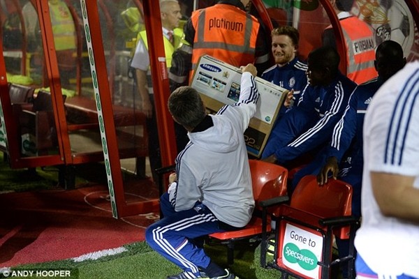Mourinho tặng học trò món quà bất ngờ ảnh 2 Mourinho tặng học trò món quà bất ngờ ảnh 2