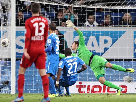 Kỳ dị bàn thắng "ma" của Leverkusen ảnh 3 Kỳ dị bàn thắng "ma" của Leverkusen ảnh 3