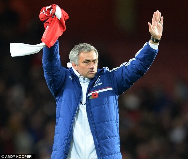 Mourinho... xin áo Ozil làm kỷ niệm ảnh 3 Mourinho... xin áo Ozil làm kỷ niệm ảnh 3