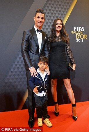 Giành QBV FIFA, Ronaldo bật khóc ảnh 4 Giành QBV FIFA, Ronaldo bật khóc ảnh 4