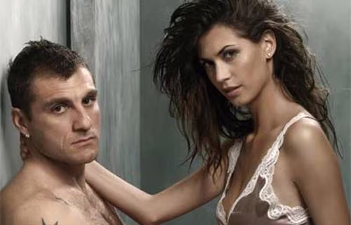 Vieri đứng trước cảnh cơ hàn vì làm ăn thua lỗ và gái gú ảnh 2 Vieri đứng trước cảnh cơ hàn vì làm ăn thua lỗ và gái gú ảnh 2