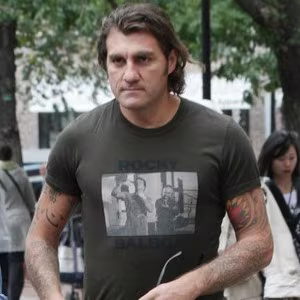 Vieri đứng trước cảnh cơ hàn vì làm ăn thua lỗ và gái gú ảnh 1 Vieri đứng trước cảnh cơ hàn vì làm ăn thua lỗ và gái gú ảnh 1