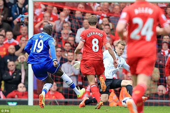 Gerrard sai lầm, Liverpool thua nghiệt ngã trước Chelsea ảnh 3 Gerrard sai lầm, Liverpool thua nghiệt ngã trước Chelsea ảnh 3
