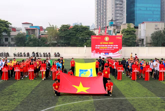 Toàn cảnh lễ khai mạc giải vào sáng 11-11 (Ảnh: Mai Quý) Toàn cảnh lễ khai mạc giải vào sáng 11-11 (Ảnh: Mai Quý)