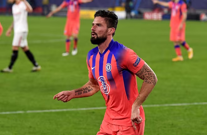 Olivier Giroud cho thấy sự chuyên nghiệp rất cao dù liên tục ngồi dự bị Olivier Giroud cho thấy sự chuyên nghiệp rất cao dù liên tục ngồi dự bị