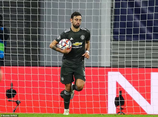 Bruno Fernandes gỡ 1-3 cho M.U Bruno Fernandes gỡ 1-3 cho M.U