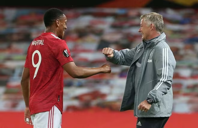 Martial sớm trở lại cùng M.U