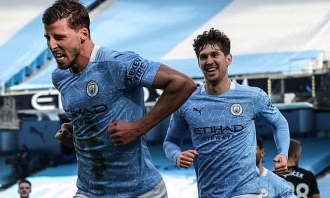 Đến lượt bộ đôi trung vệ của Man City tỏa sáng mang về 3 điểm Đến lượt bộ đôi trung vệ của Man City tỏa sáng mang về 3 điểm