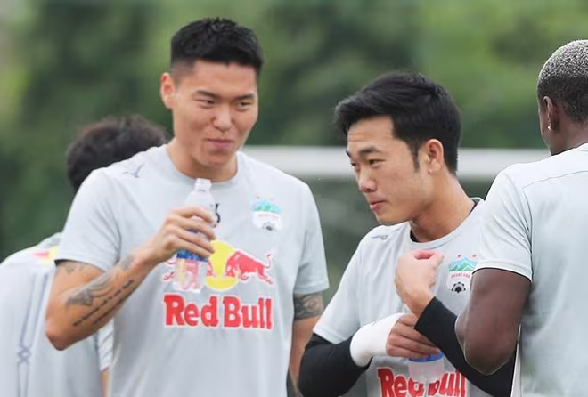 Xuân Trường và Kim Dong-su phủ nhận mâu thuẫn Xuân Trường và Kim Dong-su phủ nhận mâu thuẫn