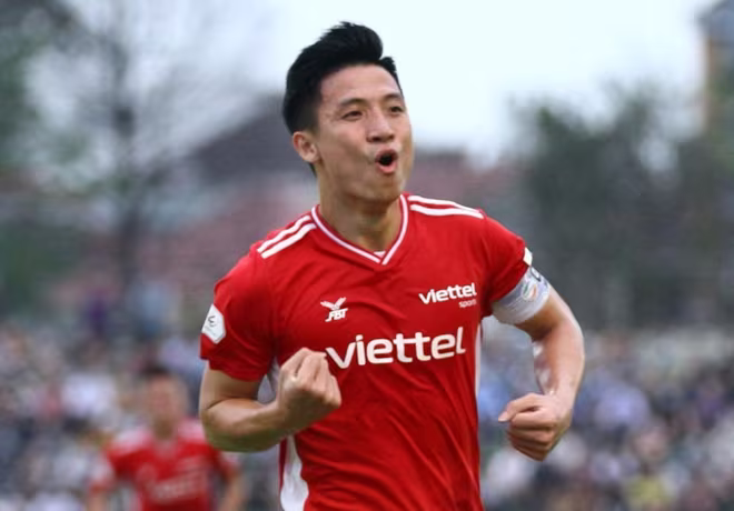 Bùi Tiến Dũng ghi bàn cho Viettel