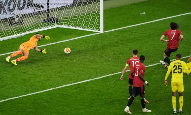 Cavani níu lại hy vọng cho Quỷ đỏ Cavani níu lại hy vọng cho Quỷ đỏ