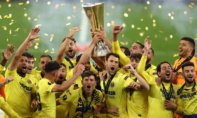 Villarreal nâng cao danh hiệu châu Âu đầu tiên trong lịch sử CLB Villarreal nâng cao danh hiệu châu Âu đầu tiên trong lịch sử CLB