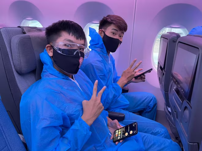 Các cầu thủ Viettel lên đường sang Thái Lan dự AFC Champions League Các cầu thủ Viettel lên đường sang Thái Lan dự AFC Champions League