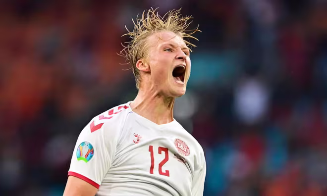 Kasper Dolberg ghi bàn ngay trong lần đầu tiên đá chính