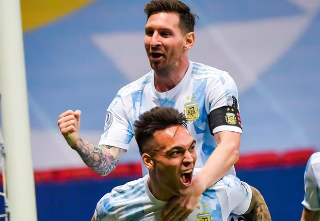 Messi kiến tạo như đặt cho Lautaro Martinez mở tỉ số Messi kiến tạo như đặt cho Lautaro Martinez mở tỉ số